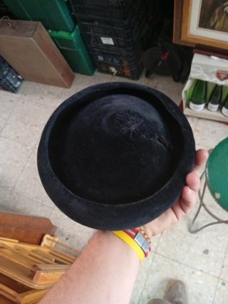 Gorro negro de terciopelo goyesca