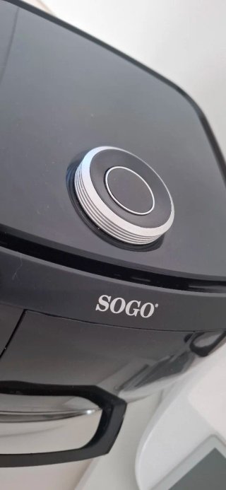 Freidora de aire SOGO con accesorios