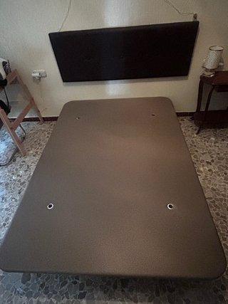 Cabecero de cama marrón polipiel