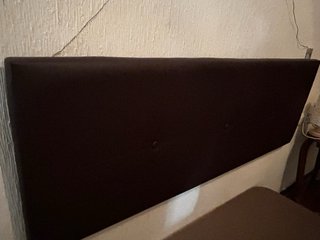 Cabecero de cama marrón polipiel
