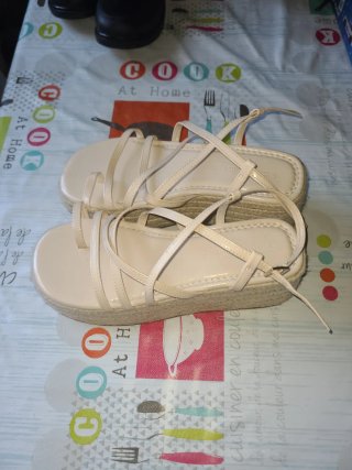 Sandalias Stradivarius Beige Talla 37 Nuevas