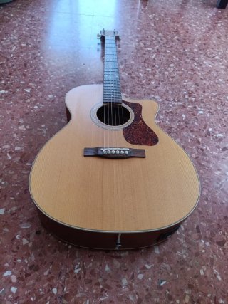Guitarra electroacústa Guild