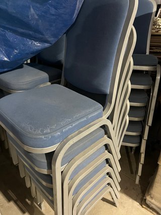 Sillas de banquete apilables (Tela y Metal)