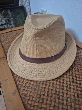 Sombrero Fedora Marrón con Cinta. 30€ los dos