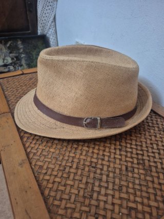 Sombrero Fedora Marrón con Cinta. 30€ los dos