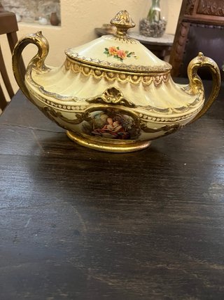 Zuppiera vintage decorata
