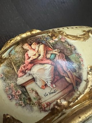 Zuppiera vintage decorata