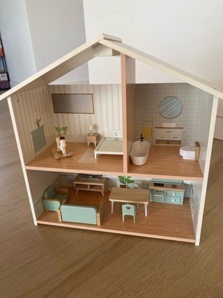 Casa de muñecas de madera Aldi
