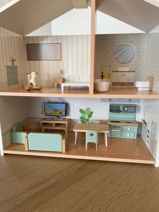 Casa de muñecas de madera Aldi