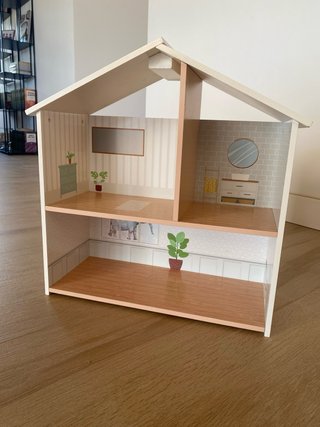 Casa de muñecas de madera Aldi