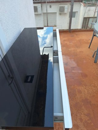 Mesa de escritorio cristal y metal negra