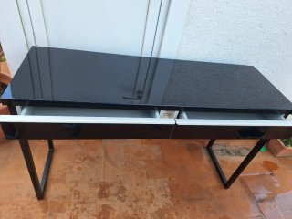 Mesa de escritorio cristal y metal negra