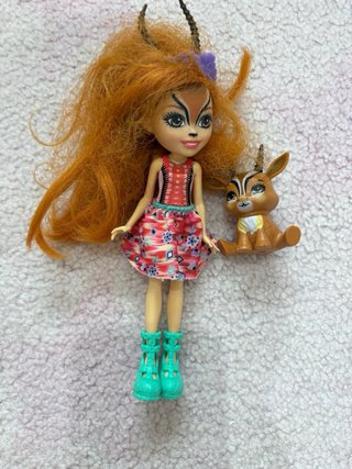 Muñecas Enchantimals y mascotas