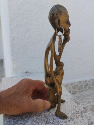 Figura de metal antigua