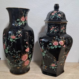 Jarrón porcelana negro flores doradas