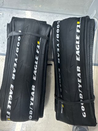2x Pneus Goodyear Eagle F1R TLR