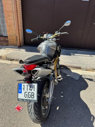 Aprilia Shiver 750 Plata/Amarillo