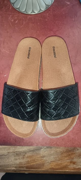 Sandalias Graceland negras y marrones