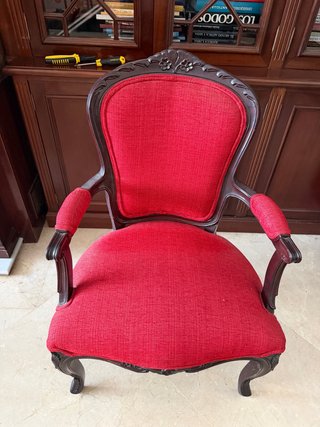 Sillón Antiguo Tapizado Rojo