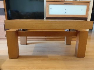 Mesa elevable madera y cristal salón