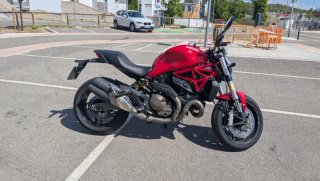Ducati Monster 821 Roja