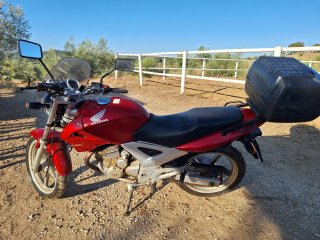 Honda CBF 250cc Roja