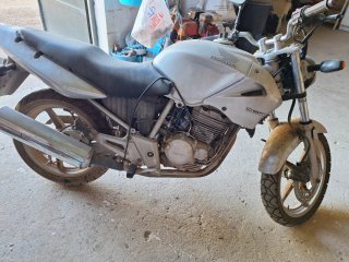 Honda CBF 250cc Roja