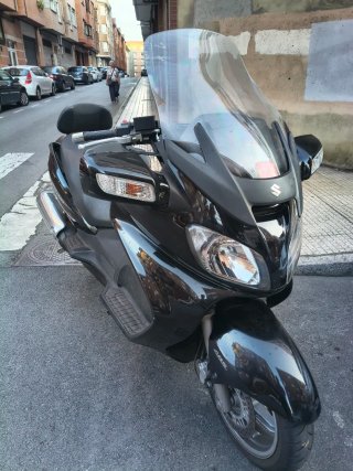 Suzuki Burgman 650 Executive Negra Impecable