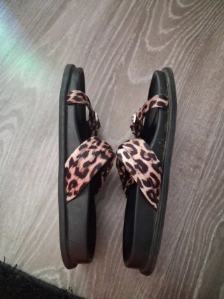 Sandalias leopardo Zara Talla 36