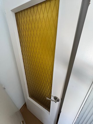 Puertas blancas con manilla y cristal