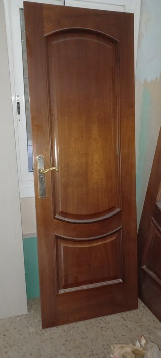 Puerta de madera interior