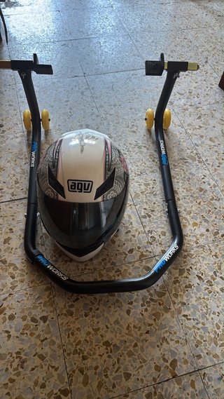 Caballete ProWorks y Casco AGV