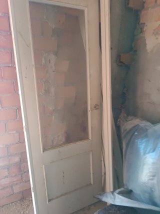Puerta blanca con cristal,recoger en persona