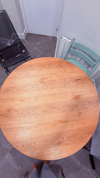 Mesa redonda SKLUM madera y metal
