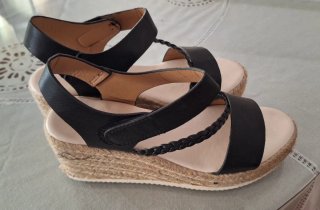 Sandalias cuña negras