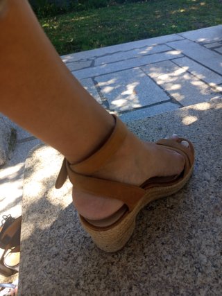 Sandalias cuña esparto beige y marrón talla 40