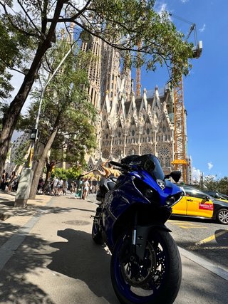 Yamaha R1 Crossplane Edition Blue Race