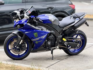 Yamaha R1 Crossplane Edition Blue Race