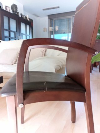 Mesa comedor ampliable y 5 sillas madera wengue