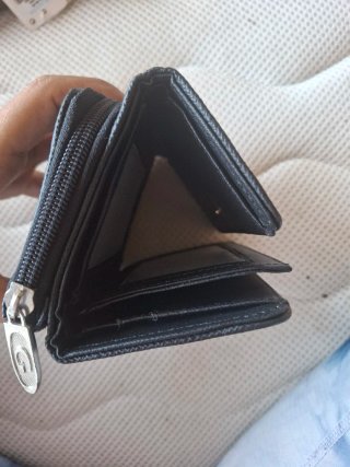 Cartera Guess Negra con G Brillante