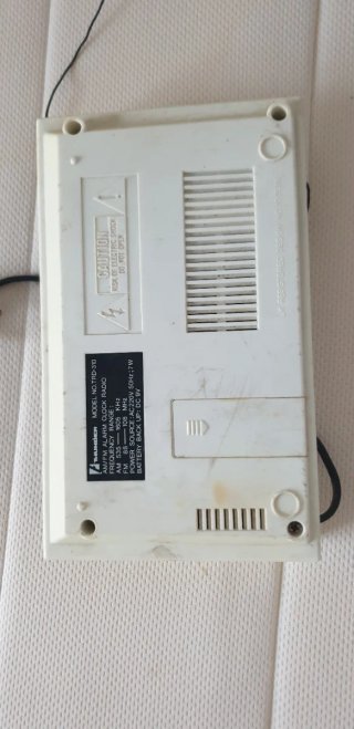 Radio Reloj Despertador Thunder Beige