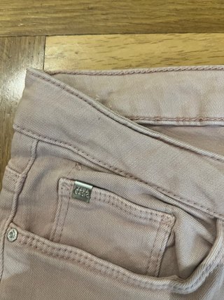 Pantalón pitillo rosa palo Zara