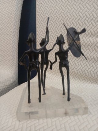 Escultura de bronce figuras danzantes