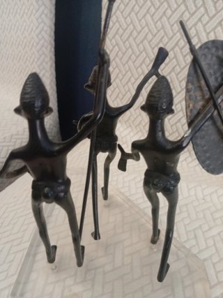 Escultura de bronce figuras danzantes