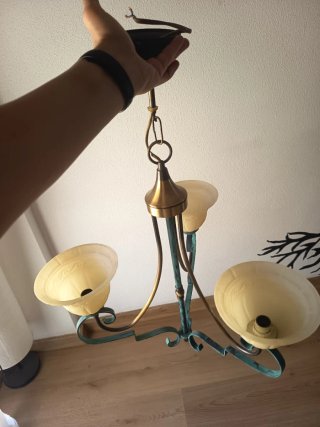 Lámpara de forja dorada y verde
