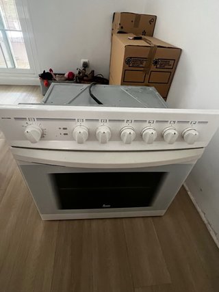 Horno Teka con campana extractora