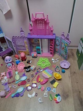 Lote de juguetes de castillo y accesorios