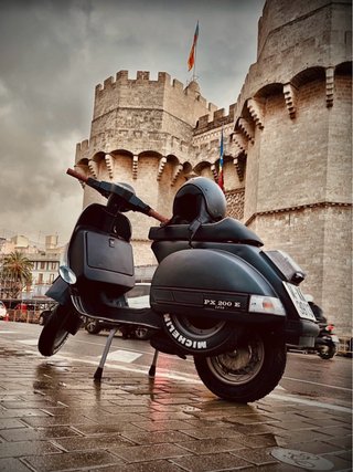 Vespa 200 PX Negra
