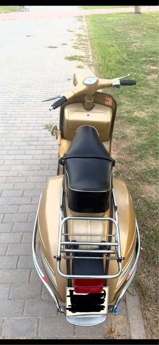 Vespa 160 GT Dorada