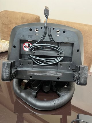 Volante Logitech G923 con Pedales